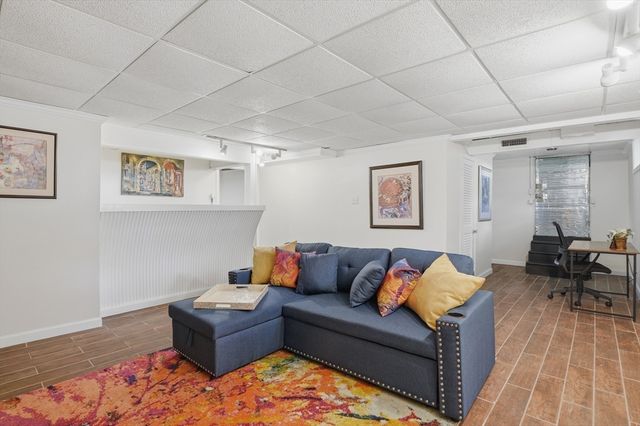7 Park Villa Avenue, Worcester, MA 01606
