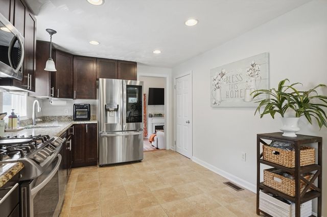 7 Park Villa Avenue, Worcester, MA 01606