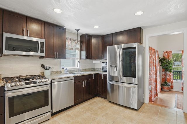7 Park Villa Avenue, Worcester, MA 01606