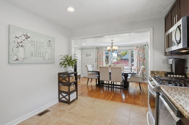 7 Park Villa Avenue, Worcester, MA 01606
