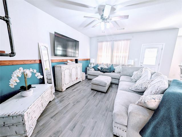 226 Thornless CIR, Buda, TX 78610