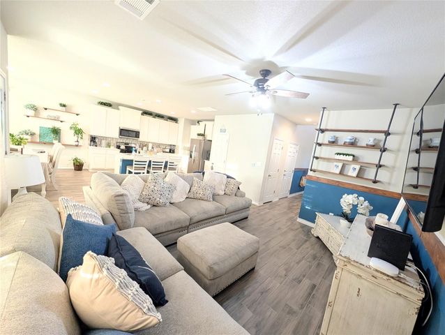 226 Thornless CIR, Buda, TX 78610
