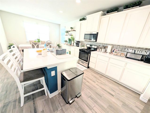226 Thornless CIR, Buda, TX 78610