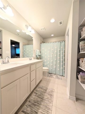 226 Thornless CIR, Buda, TX 78610