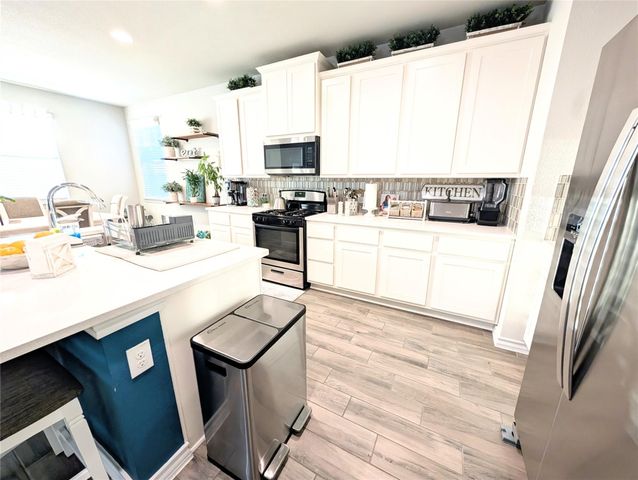226 Thornless CIR, Buda, TX 78610