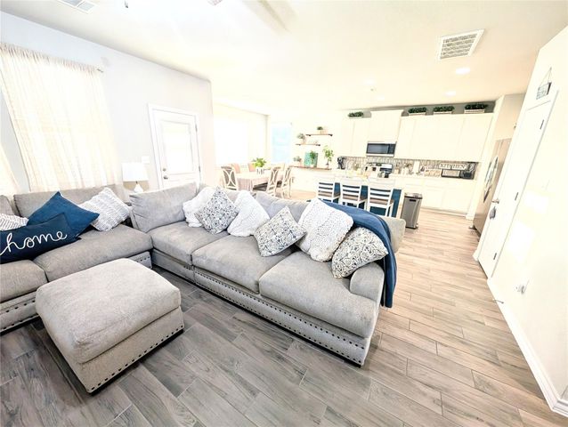 226 Thornless CIR, Buda, TX 78610