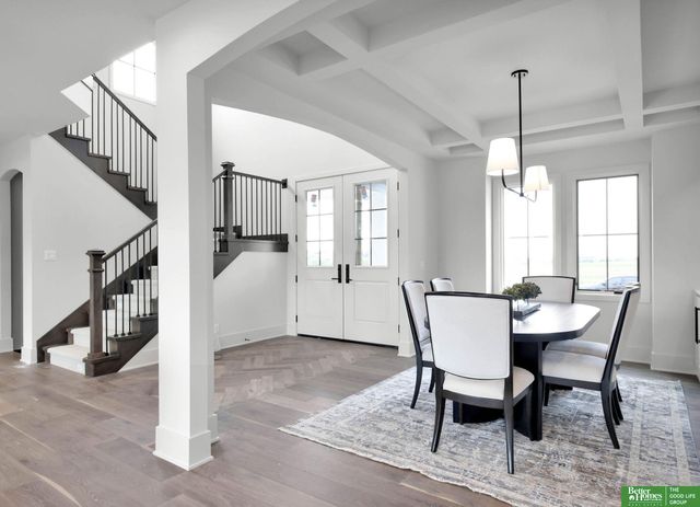 10908 S 98 Avenue Circle, Papillion, NE 68046