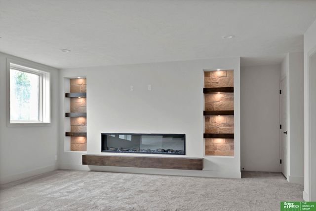 10908 S 98 Avenue Circle, Papillion, NE 68046