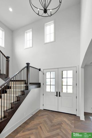 10908 S 98 Avenue Circle, Papillion, NE 68046