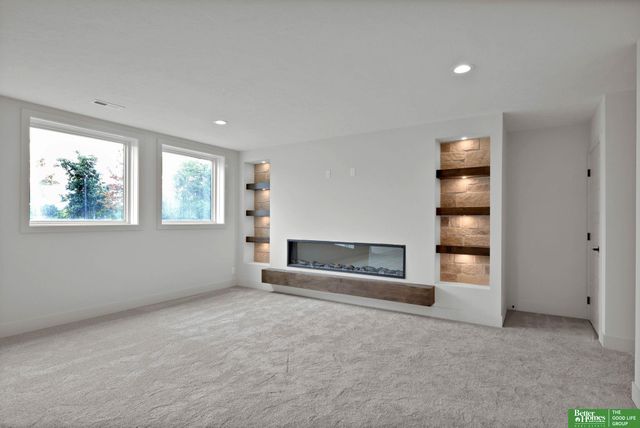 10908 S 98 Avenue Circle, Papillion, NE 68046