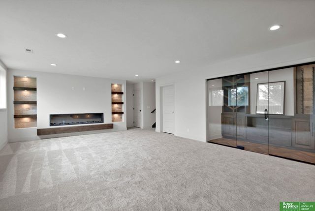 10908 S 98 Avenue Circle, Papillion, NE 68046