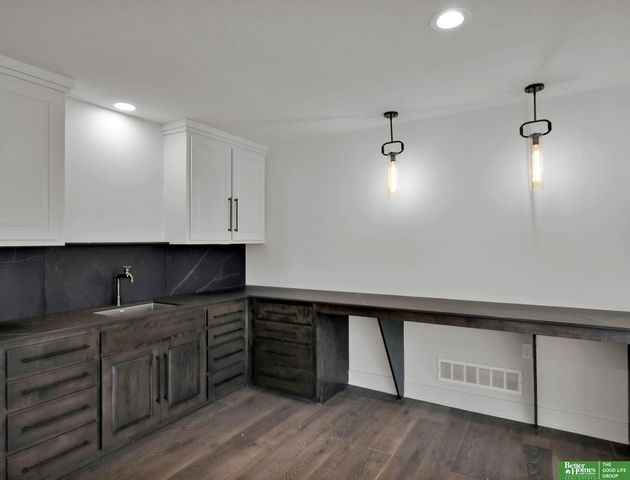 10908 S 98 Avenue Circle, Papillion, NE 68046