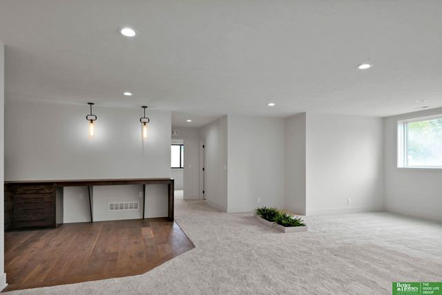 10908 S 98 Avenue Circle, Papillion, NE 68046