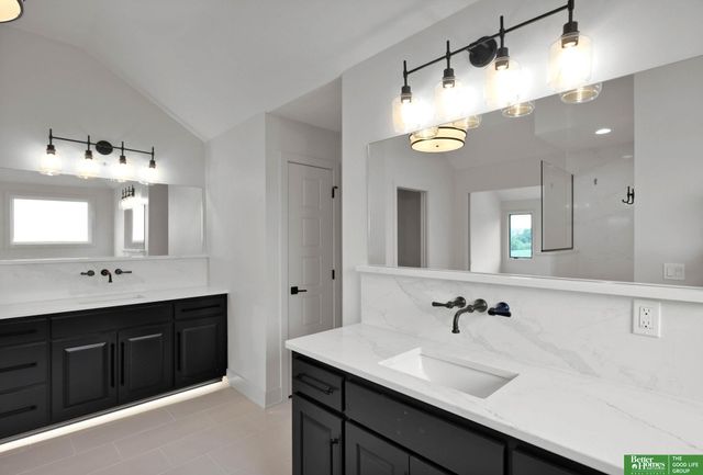 10908 S 98 Avenue Circle, Papillion, NE 68046