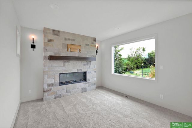 10908 S 98 Avenue Circle, Papillion, NE 68046