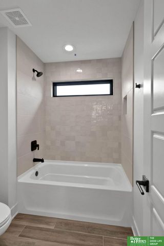 10908 S 98 Avenue Circle, Papillion, NE 68046