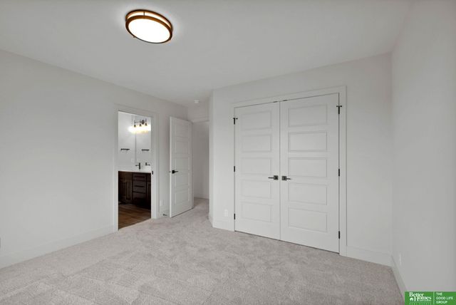 10908 S 98 Avenue Circle, Papillion, NE 68046