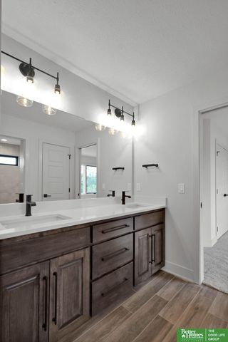 10908 S 98 Avenue Circle, Papillion, NE 68046