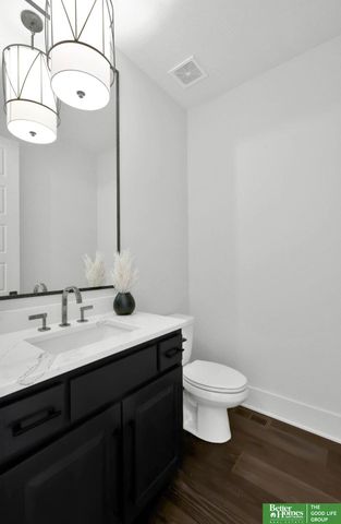 10908 S 98 Avenue Circle, Papillion, NE 68046