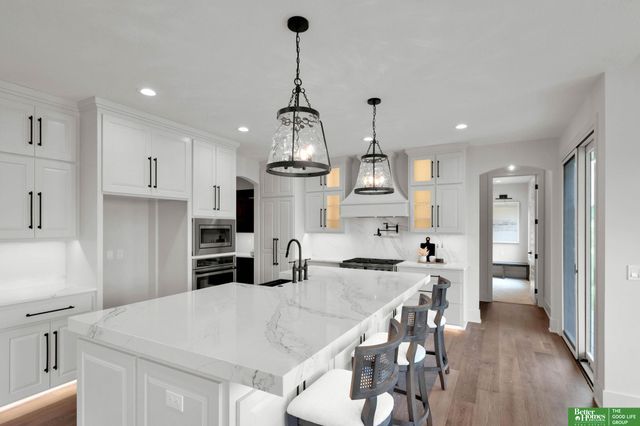 10908 S 98 Avenue Circle, Papillion, NE 68046