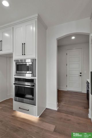 10908 S 98 Avenue Circle, Papillion, NE 68046