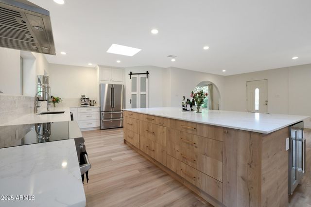 2226 E FAIRMOUNT Avenue, Phoenix, AZ 85016