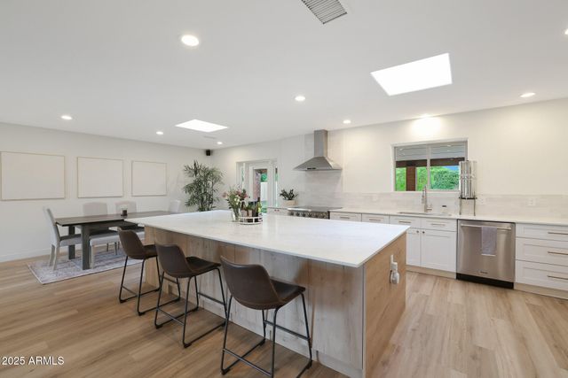 2226 E FAIRMOUNT Avenue, Phoenix, AZ 85016