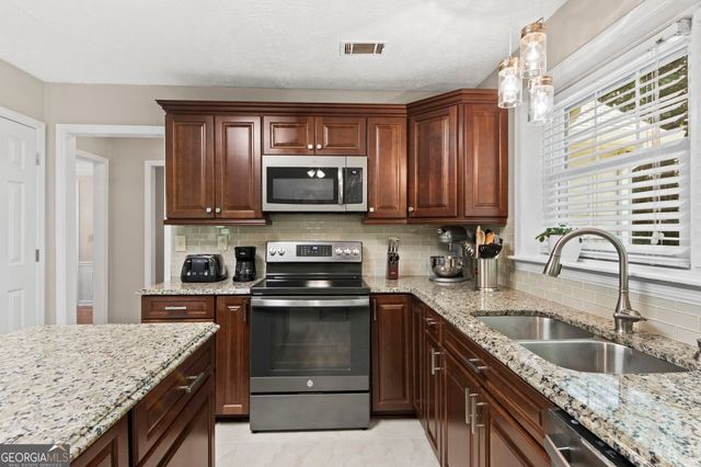 8409 Waverly Drive, Jonesboro, GA 30236