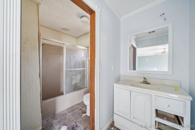 23140 Gun Club Road, Morris, OK 74445