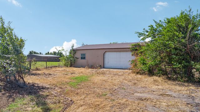 23140 Gun Club Road, Morris, OK 74445