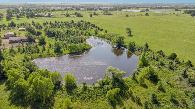 23140 Gun Club Road, Morris, OK 74445