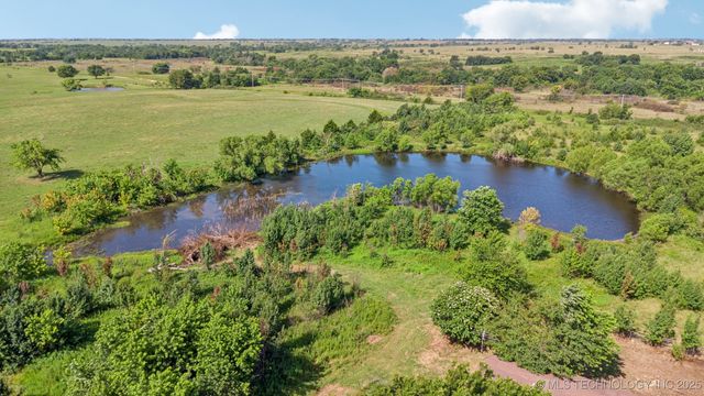 23140 Gun Club Road, Morris, OK 74445