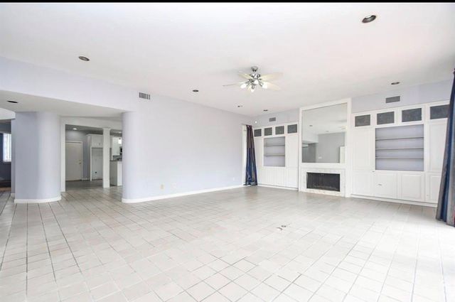 11747 Riverview Dr, Houston, TX 77077