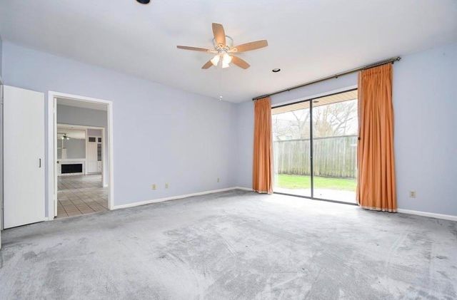 11747 Riverview Dr, Houston, TX 77077