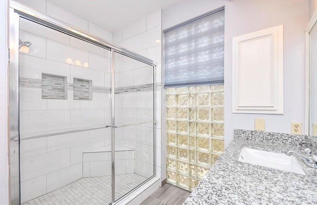 11747 Riverview Dr, Houston, TX 77077