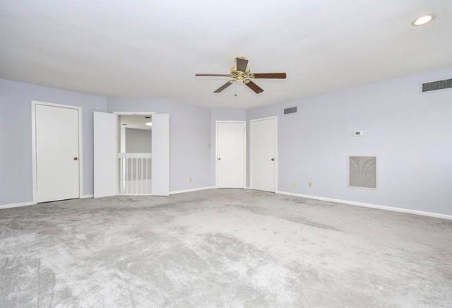 11747 Riverview Dr, Houston, TX 77077