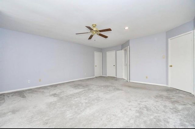 11747 Riverview Dr, Houston, TX 77077