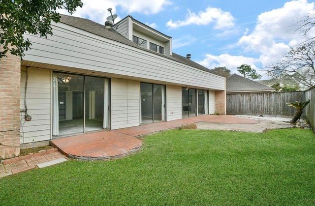 11747 Riverview Dr, Houston, TX 77077