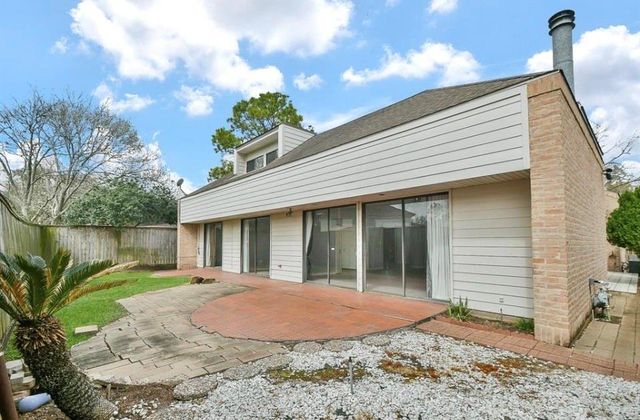 11747 Riverview Dr, Houston, TX 77077