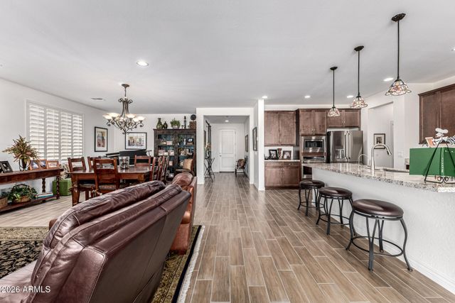 1184 W SILVER CREEK Lane, San Tan Valley, AZ 85140