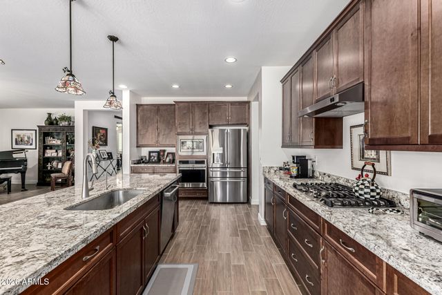 1184 W SILVER CREEK Lane, San Tan Valley, AZ 85140