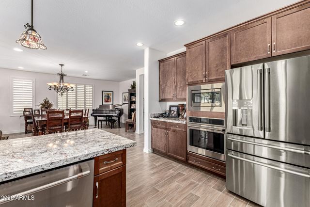 1184 W SILVER CREEK Lane, San Tan Valley, AZ 85140