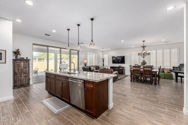 1184 W SILVER CREEK Lane, San Tan Valley, AZ 85140