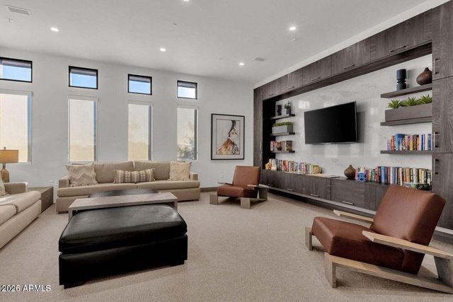 1184 W SILVER CREEK Lane, San Tan Valley, AZ 85140