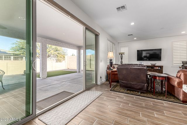 1184 W SILVER CREEK Lane, San Tan Valley, AZ 85140