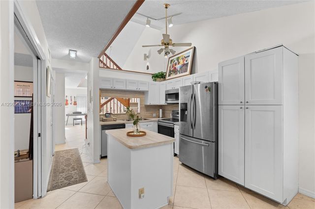 7640 NW 79th Ave L6, Tamarac, FL 33321