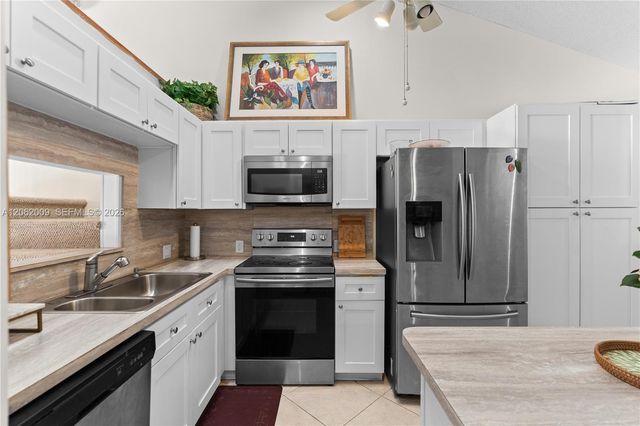 7640 NW 79th Ave L6, Tamarac, FL 33321