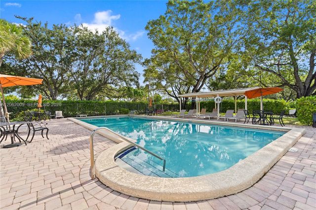 7640 NW 79th Ave L6, Tamarac, FL 33321