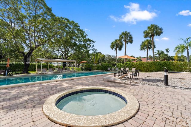 7640 NW 79th Ave L6, Tamarac, FL 33321
