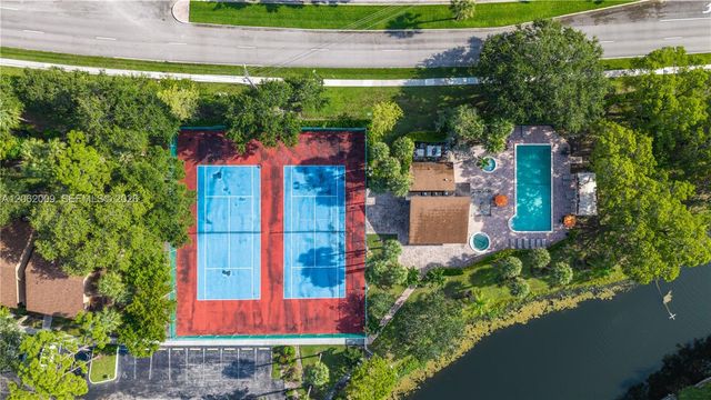 7640 NW 79th Ave L6, Tamarac, FL 33321